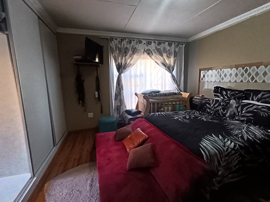 4 Bedroom Property for Sale in Vista Park Free State